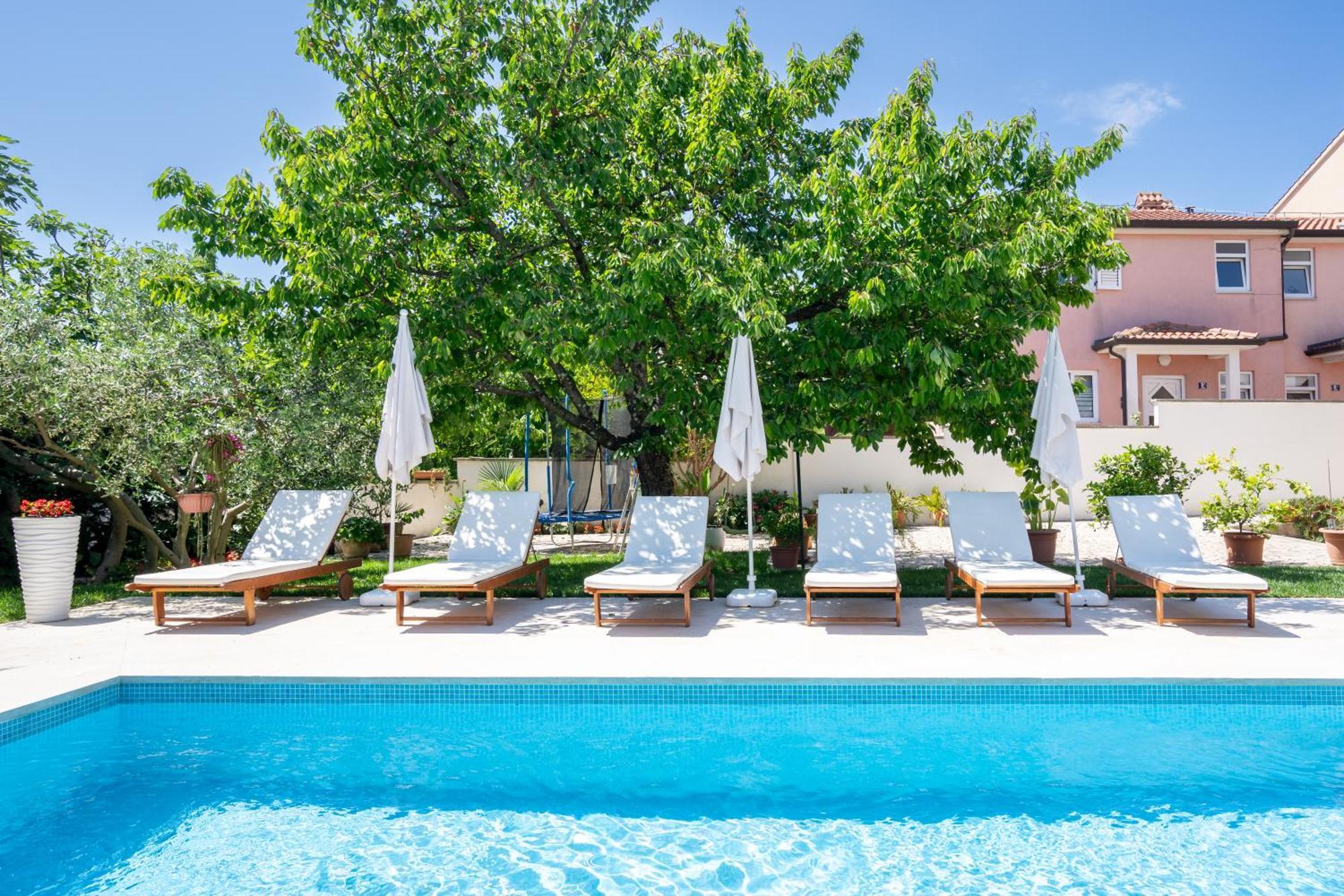 Apartments Maras Porec Exterior photo