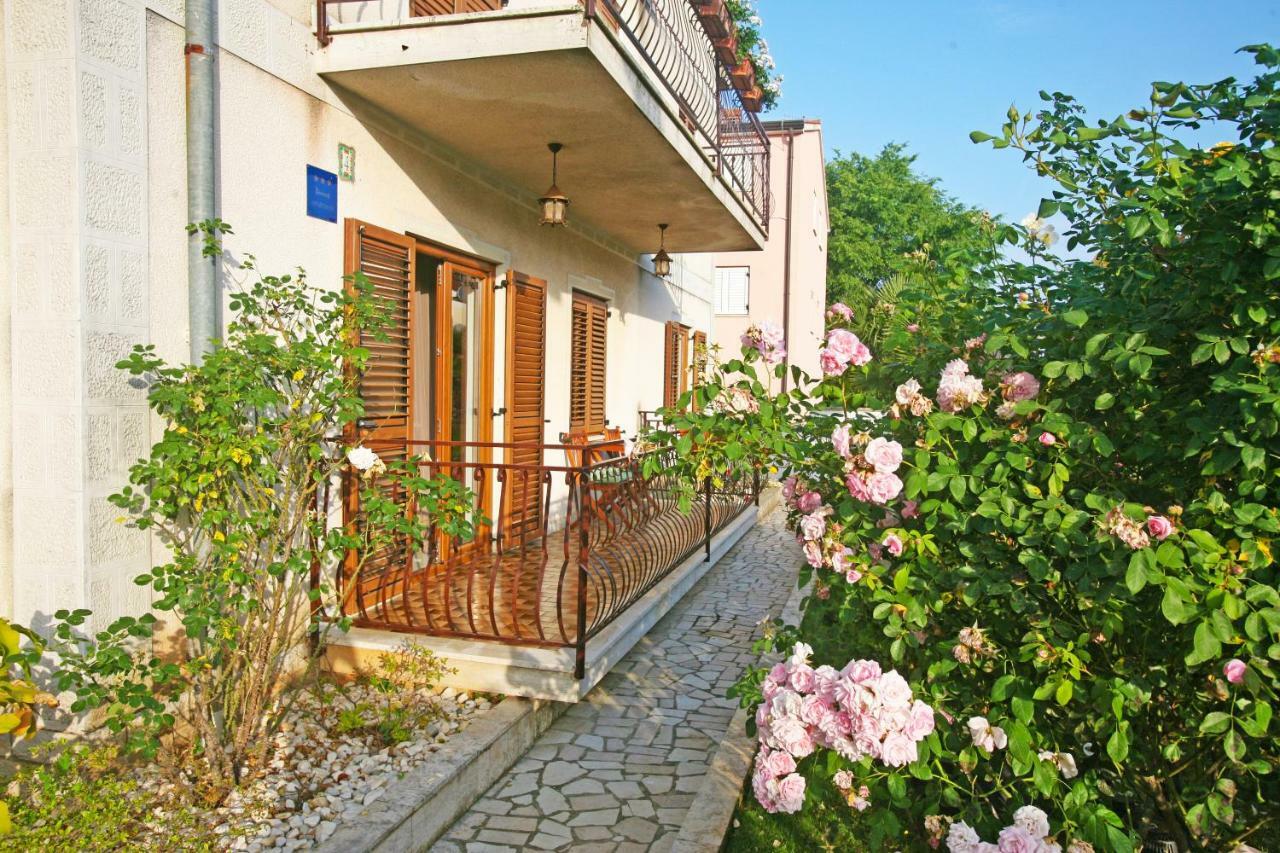 Apartments Maras Porec Exterior photo